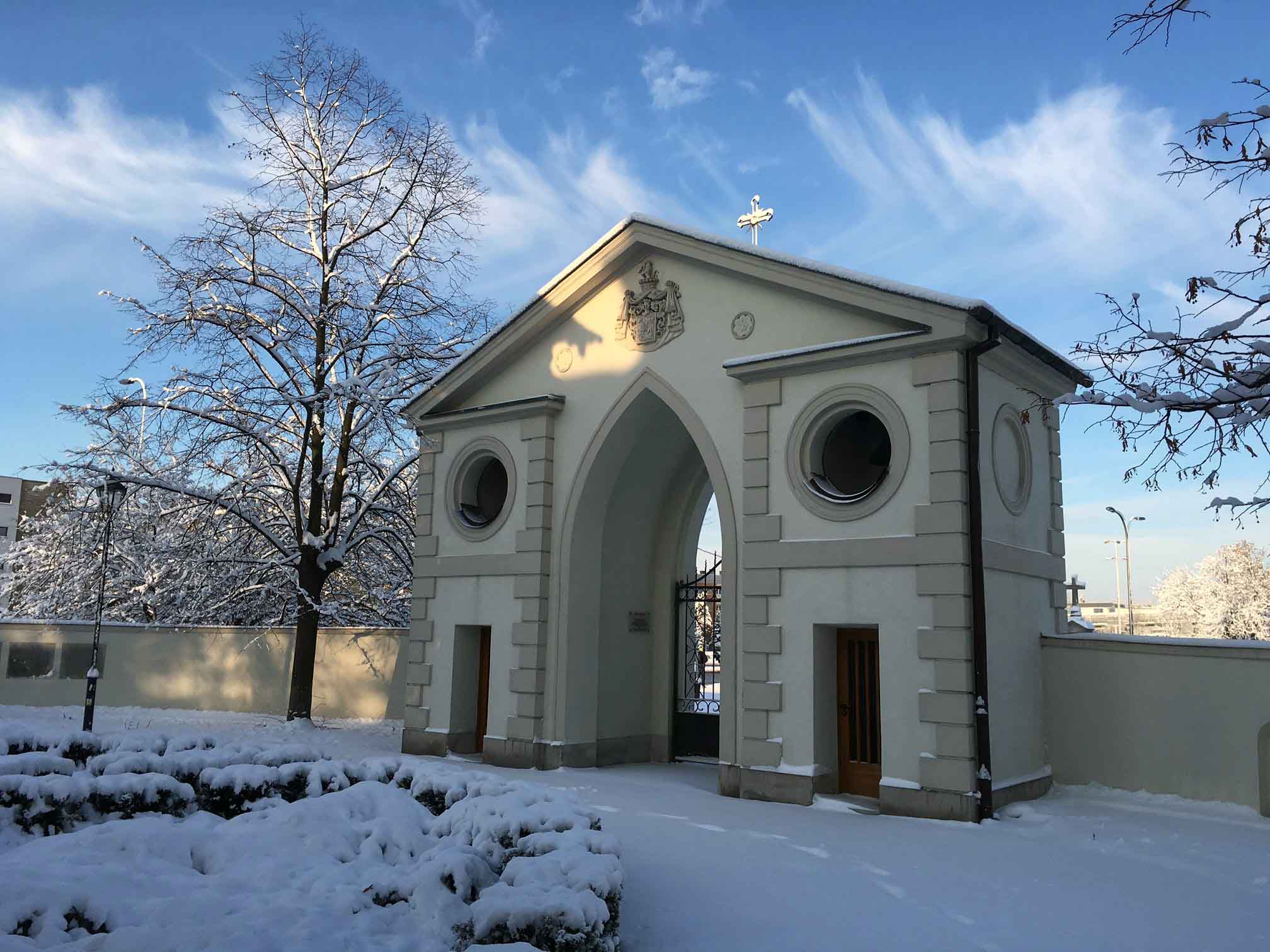 brama klasztor na czerniakowie